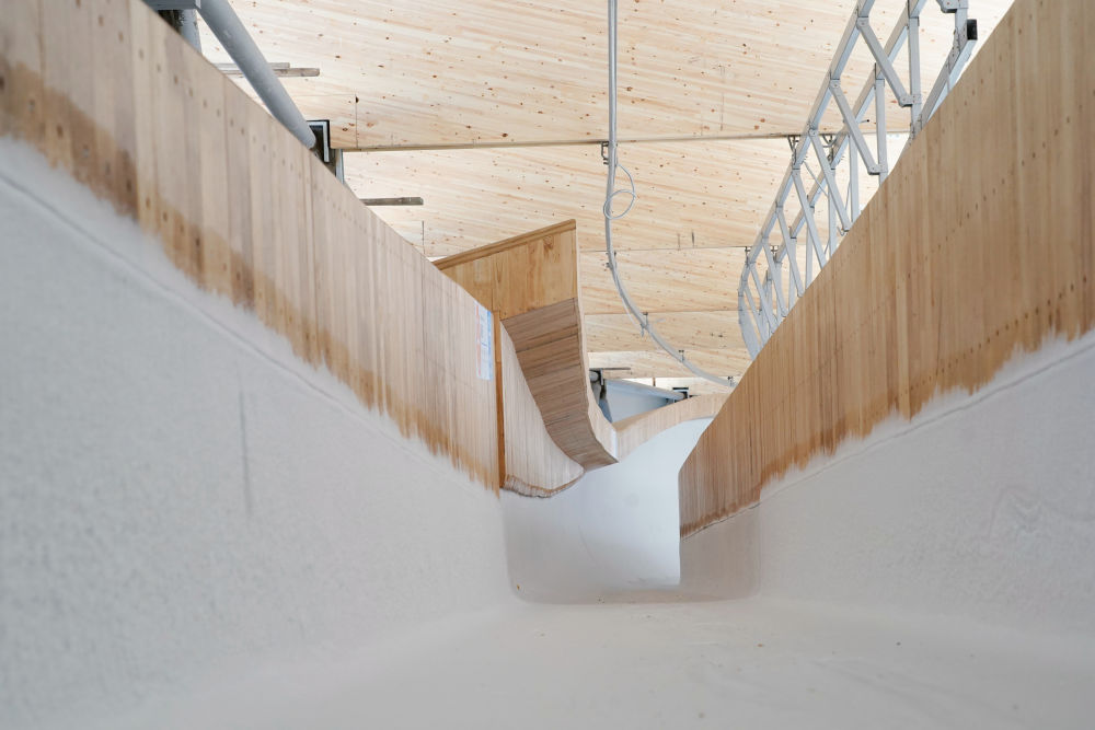 10天!北京冬奥会雪车雪橇赛道完成制冰