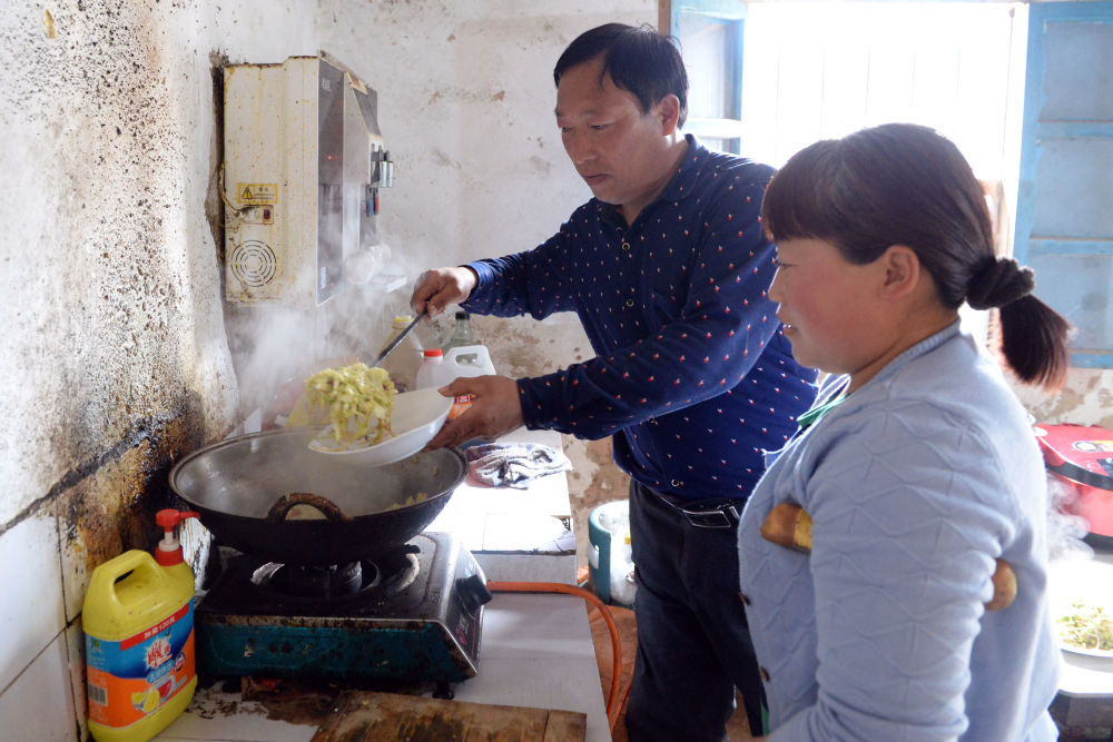 扶贫：扶贫印记丨“勇”斗贫困