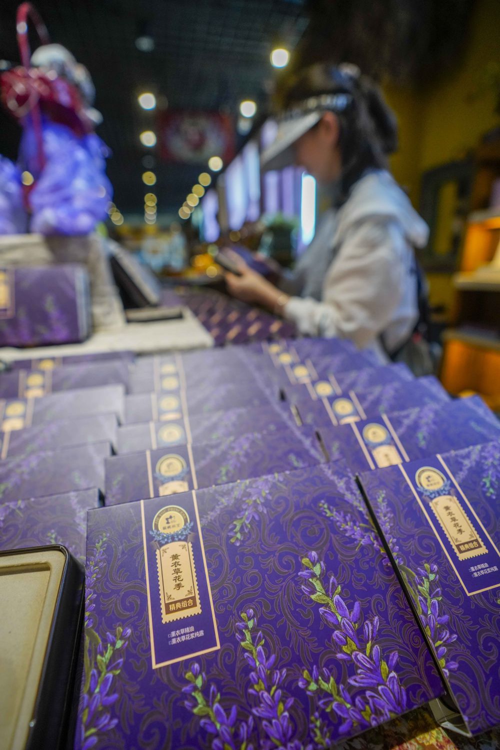 新华社是花更是画！薰衣草花海等你来