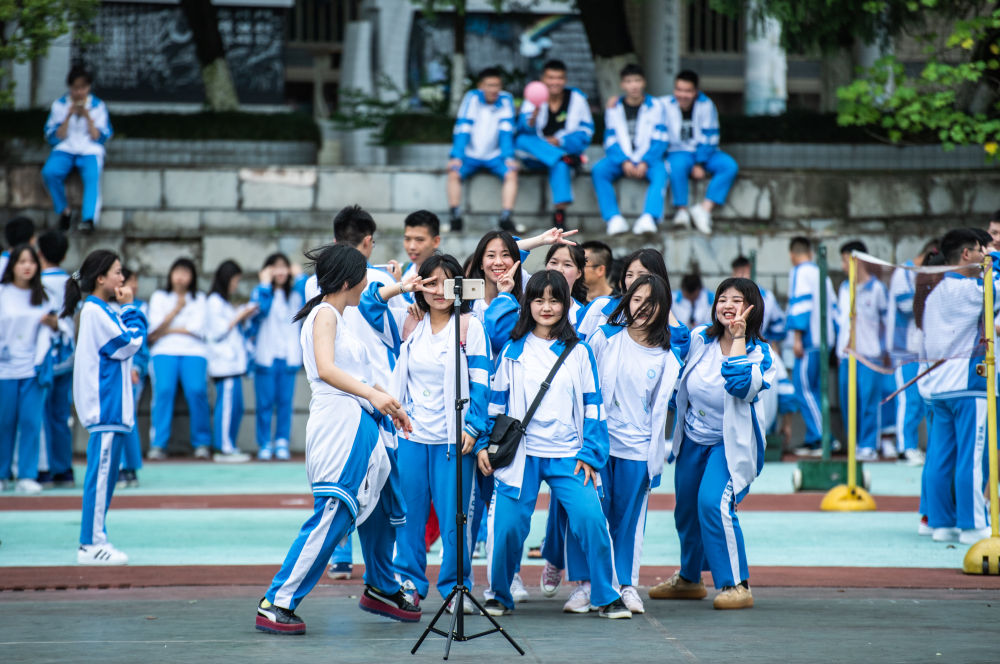 新华社青春飞扬