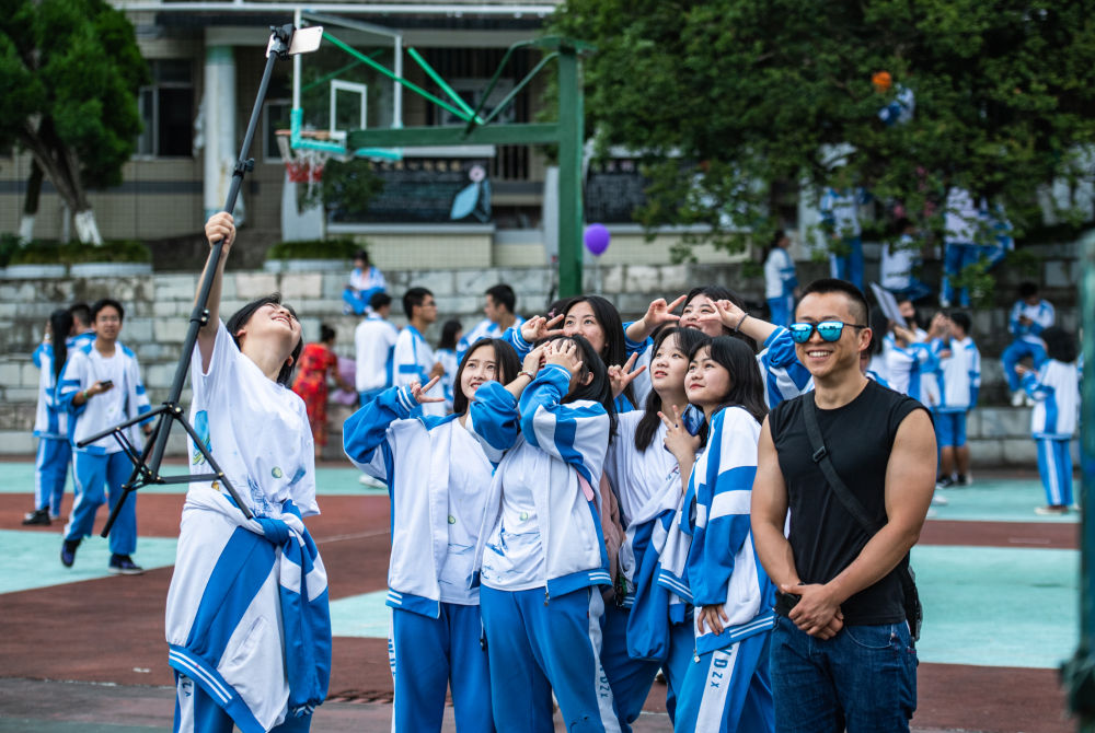 新华社青春飞扬