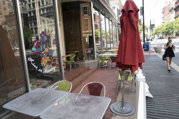 参考消息|握手礼成追忆？新冠疫情或永远改变这些生活习惯