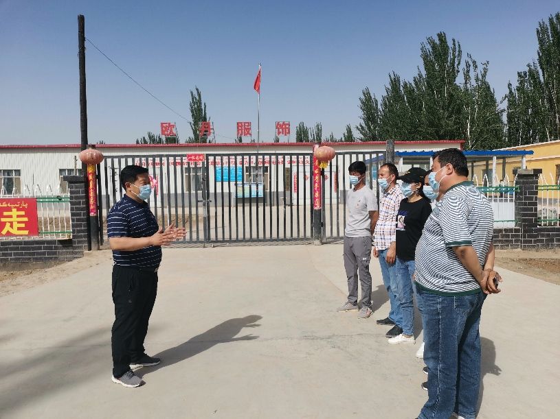 南疆深度貧困村第一書(shū)記:抓黨建促脫貧 興產(chǎn)業(yè)富村民