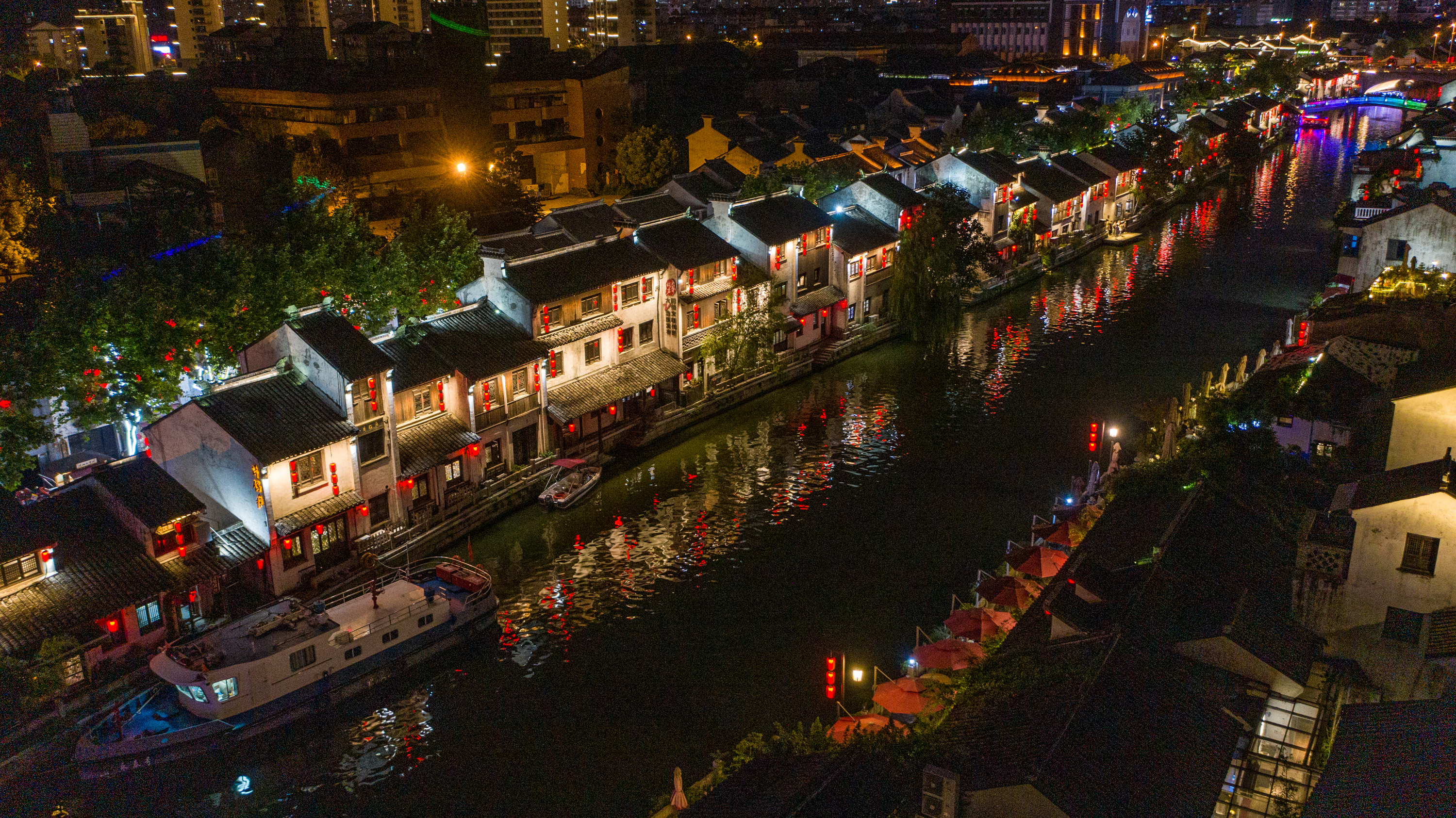 江苏无锡点亮运河夜经济