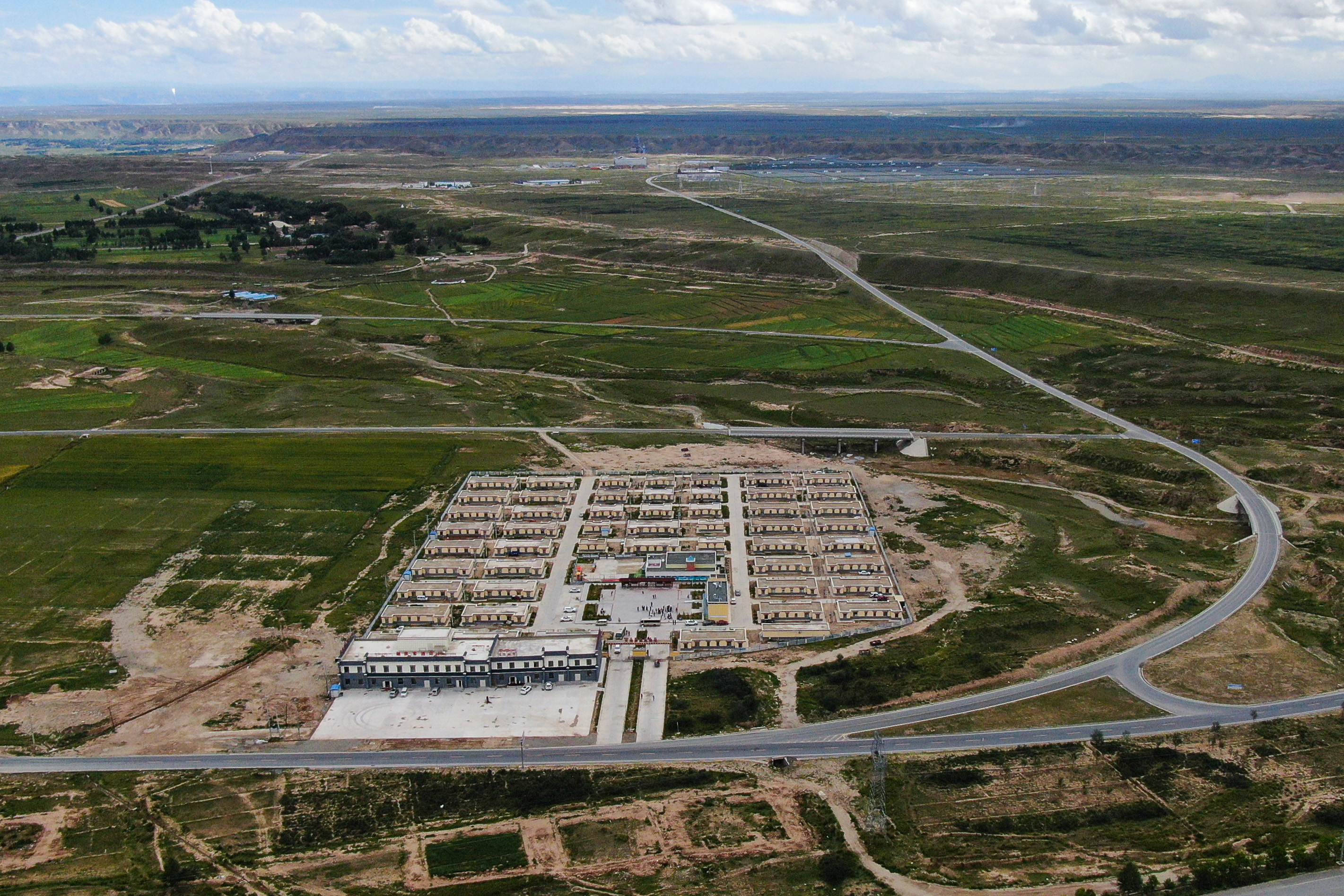 青海共和县:移民安置点的幸福生活