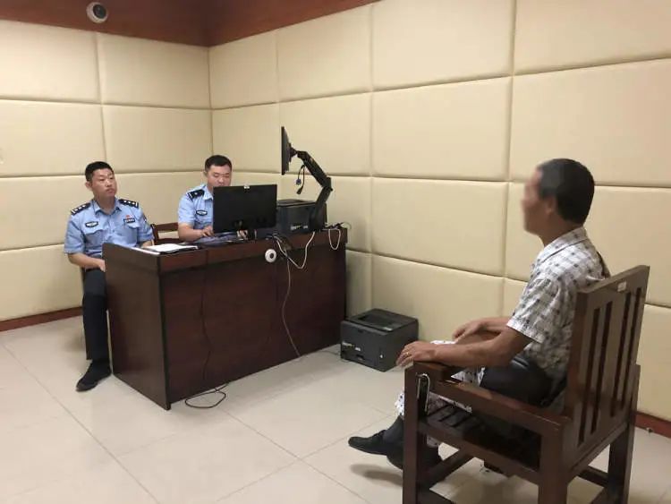 北京青年报微信公众号|吊销犬证,男子将养了十几年的宠物狗遗弃被罚500元