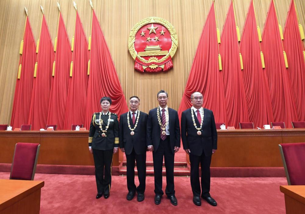 疫情|真实记录四位国之功臣的感动大片！他们值得最高礼遇！