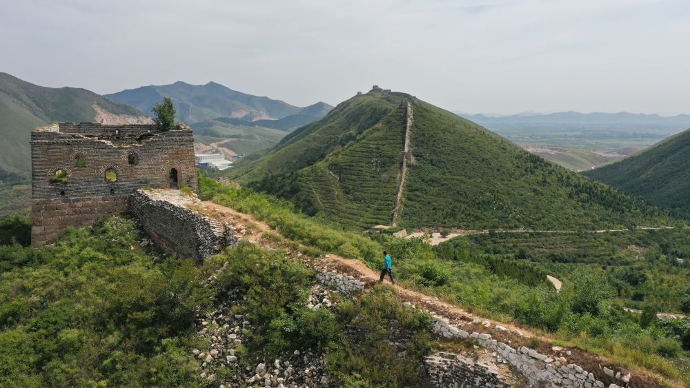 河北迁安:"老去的长城,需要有人守护"