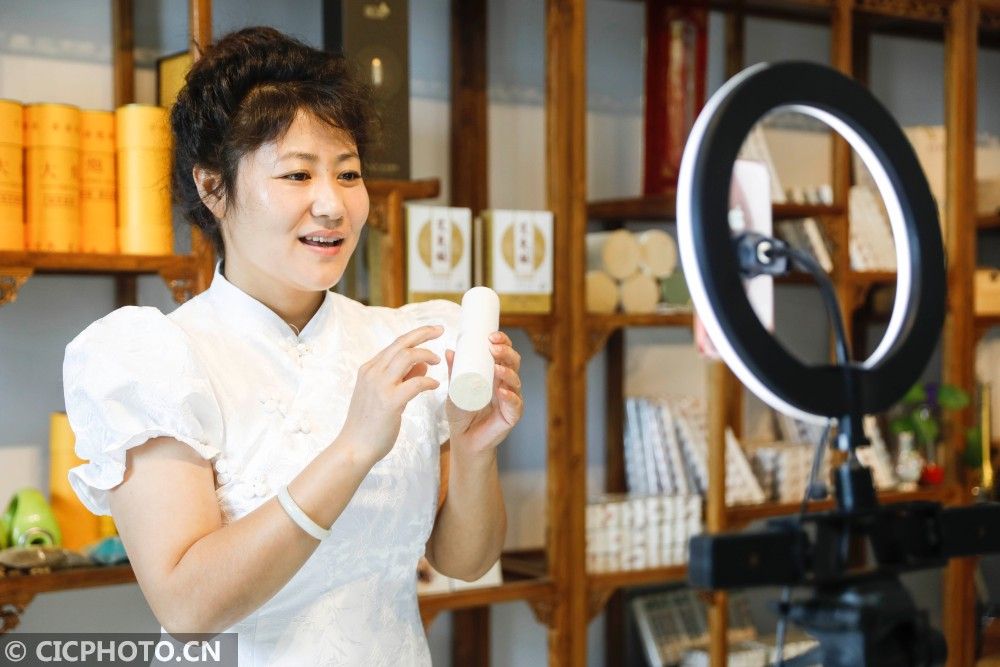 |河南宝丰：小康路上的夫妻“艾”情