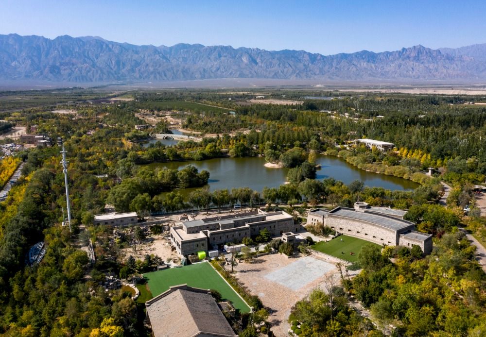 贺兰山东麓葡萄酒庄的旅游热-宁夏新闻网