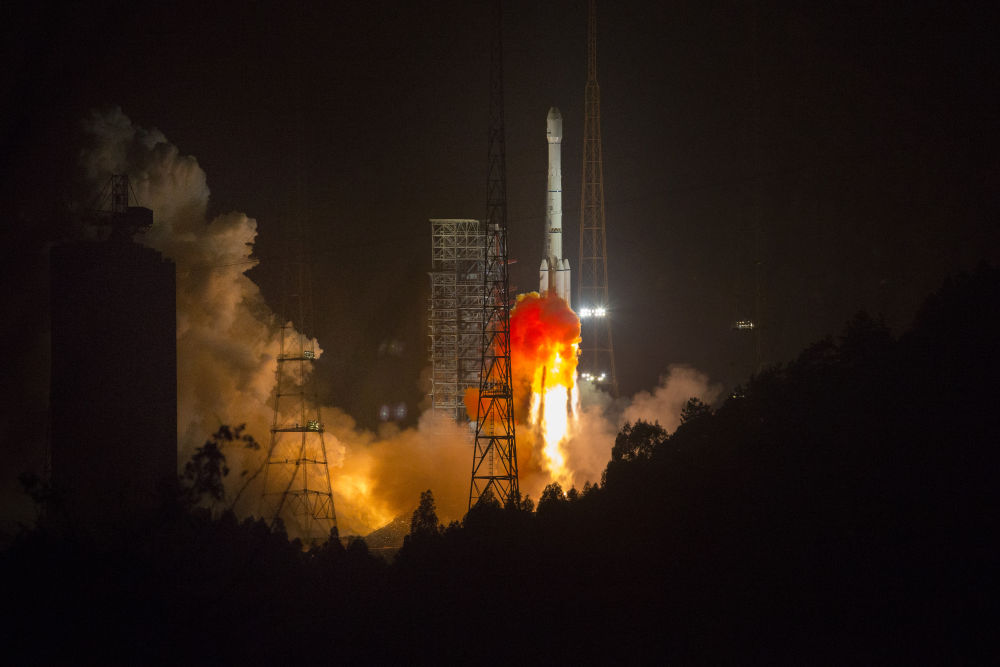 这个国家把中国造卫星印上纸币，背后原因有深意