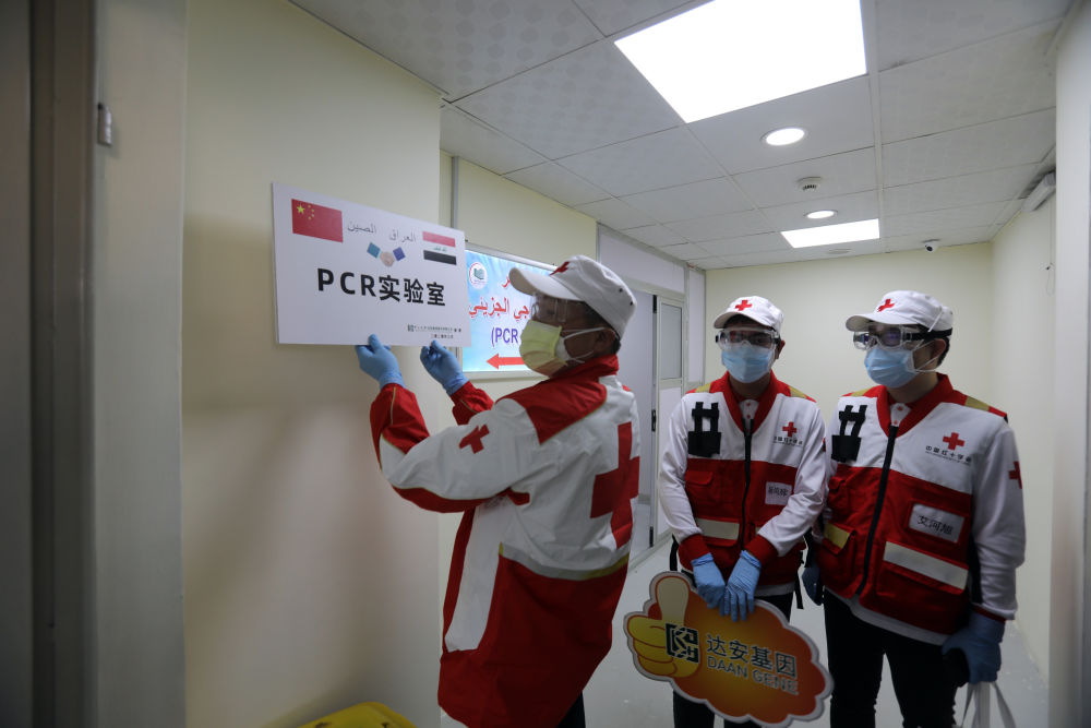 “别放松!”——全球累计新冠确诊病例数破4000万 中阿民间守望相助共抗疫情