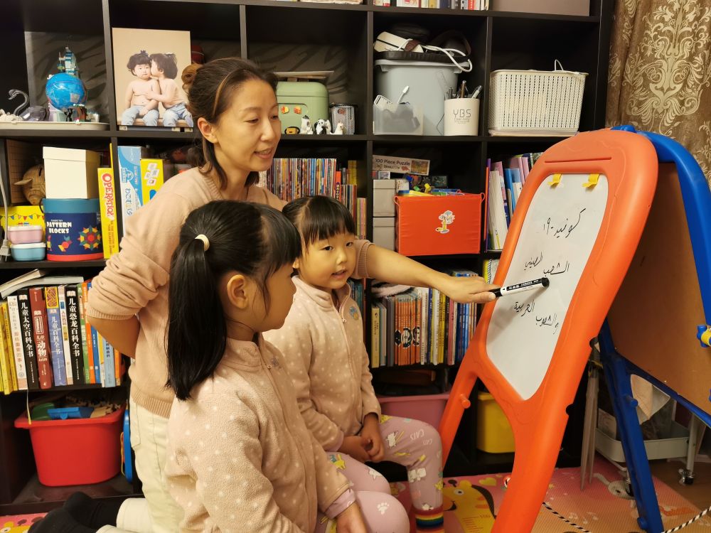 “别放松!”——全球累计新冠确诊病例数破4000万 中阿民间守望相助共抗疫情