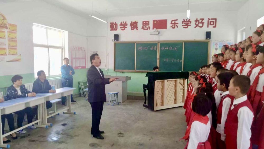 青春的梦想 青春的奋斗丨年轻 就要无悔担当 青春在奉献中闪光