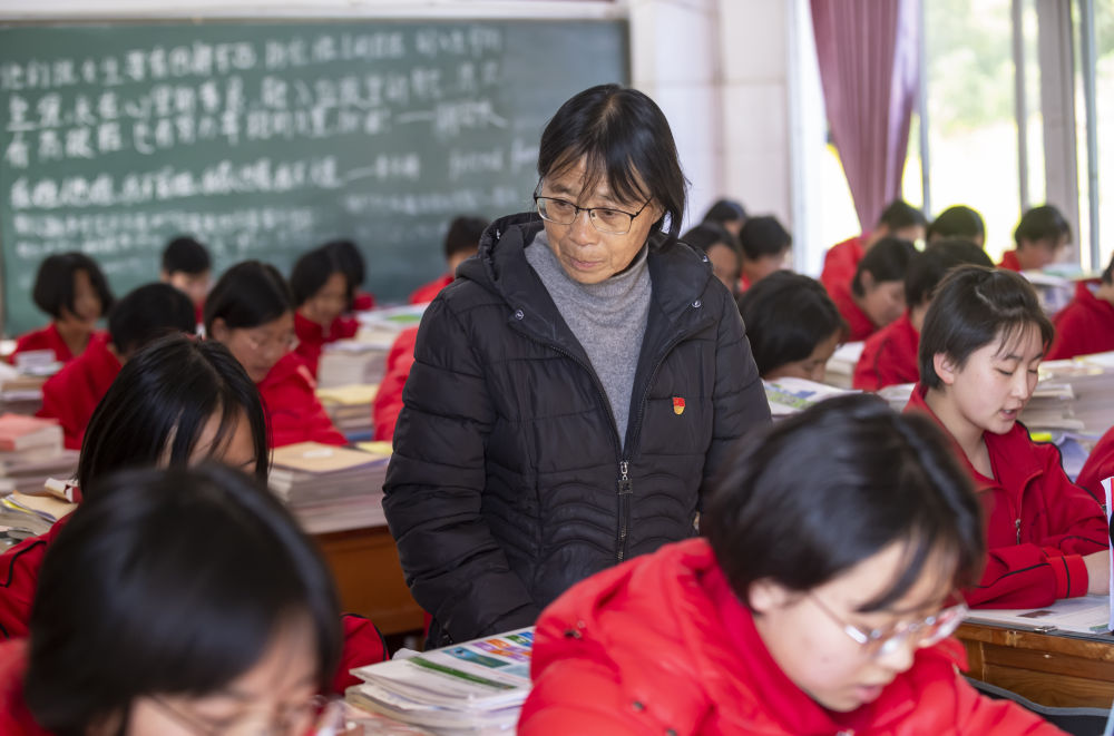 女子中学张桂梅校训图片