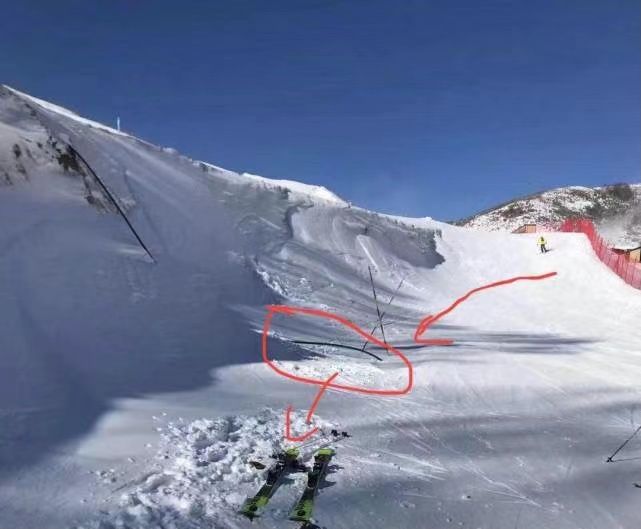 云顶滑雪场发生死亡事故雪友质疑场地安全性 荔枝新闻