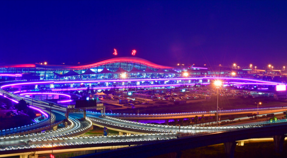 长沙飞机场 夜景图片