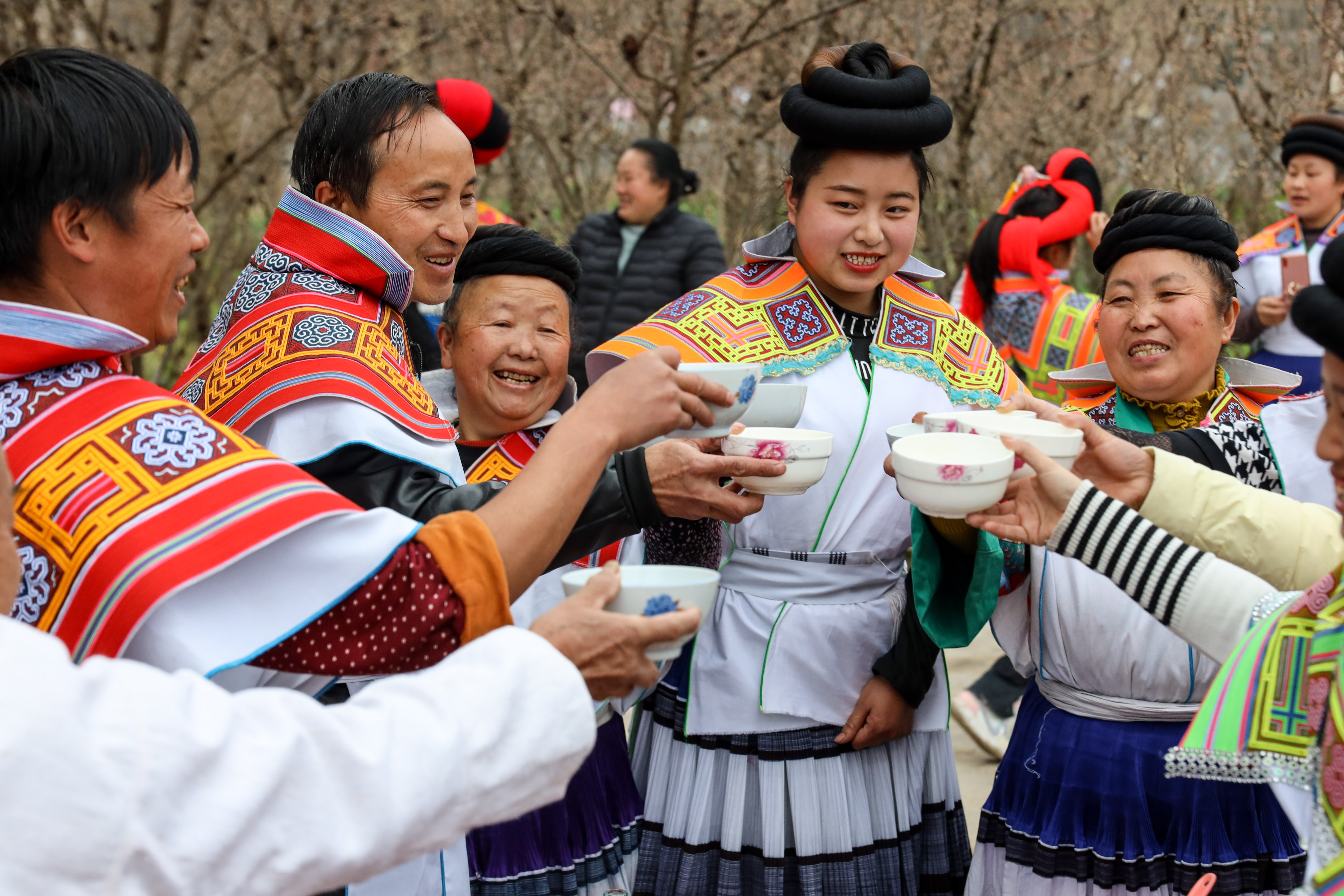 新华社专栏《春天的相册》:贵州乌蒙山区苗族脱贫户的红火新生活