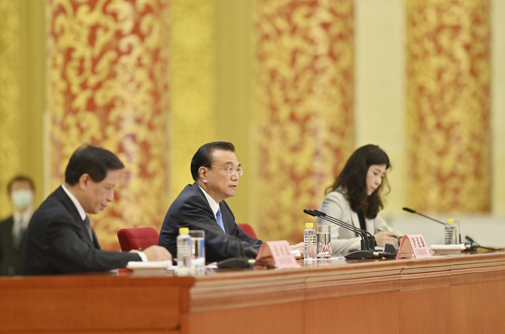 李克強(qiáng)總理出席記者會(huì)并回答中外記者提問