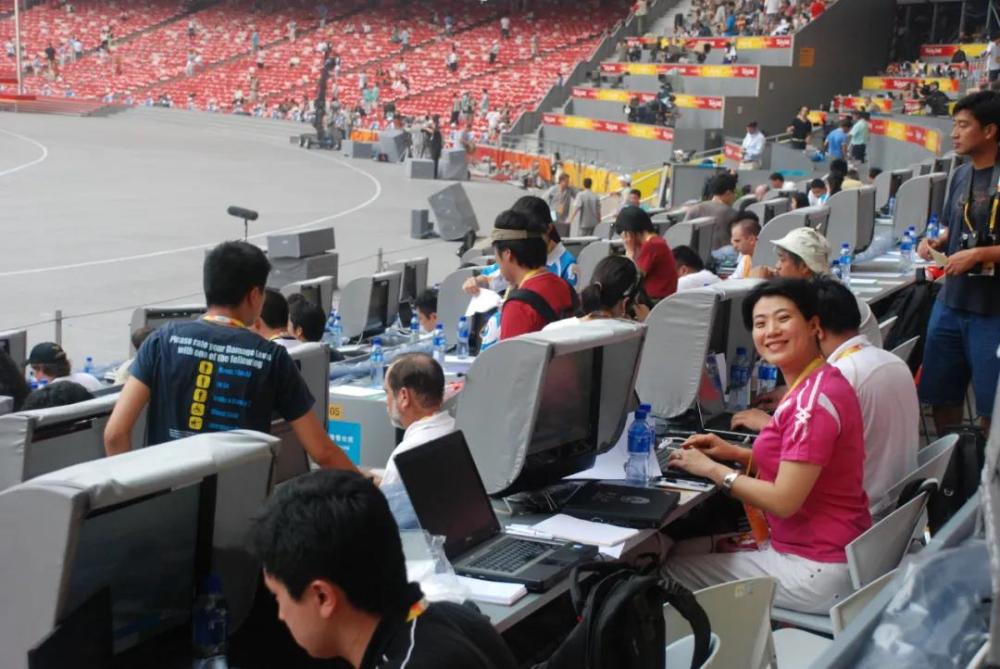 周欣在2008年北京奥运会开幕式现场毕业择业的时候,看到有新华社体育