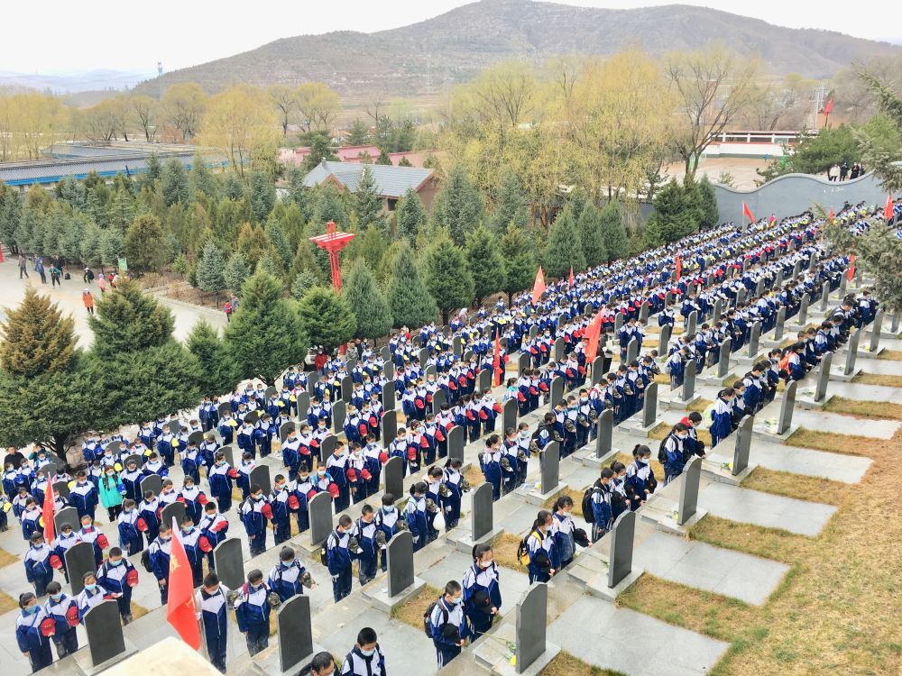 续珈硕就读于宁夏固原市弘文中学.