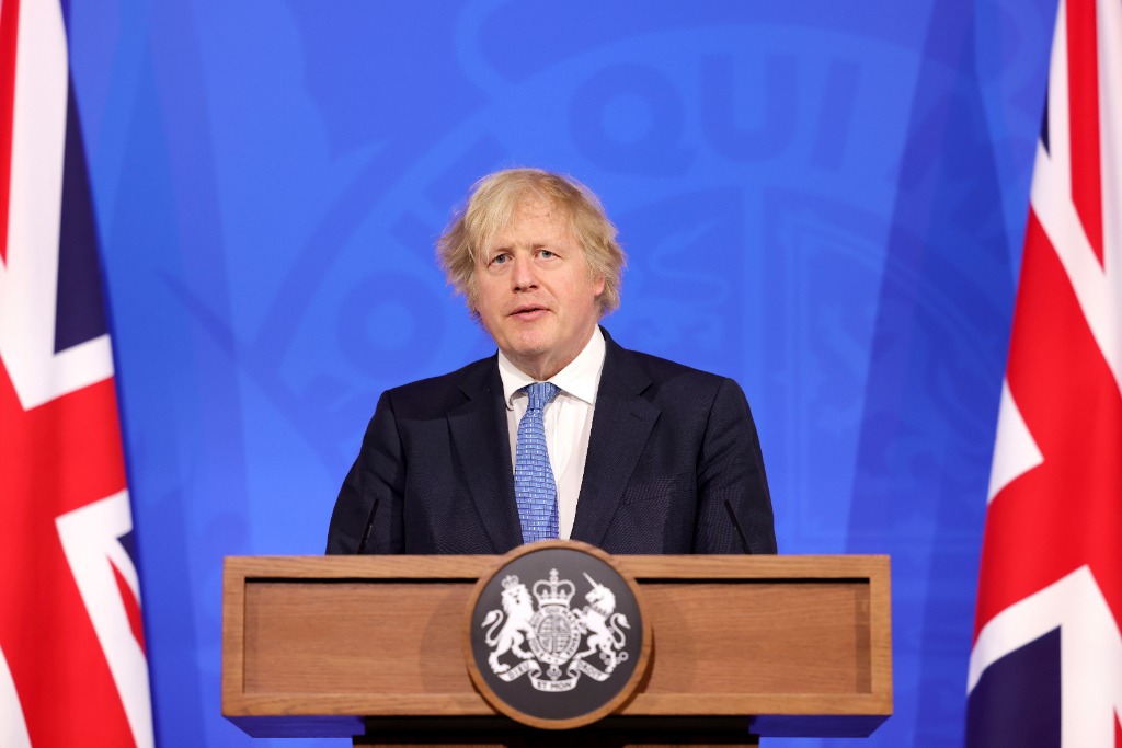 4月5日,英国首相约翰逊在伦敦举行的疫情发布会上讲话
