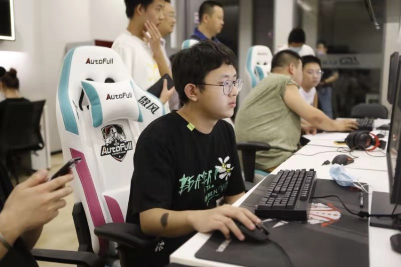 乒乓球运动介绍简介孙颖莎成为乒乓球界的全民偶像校园电竞比赛策划书