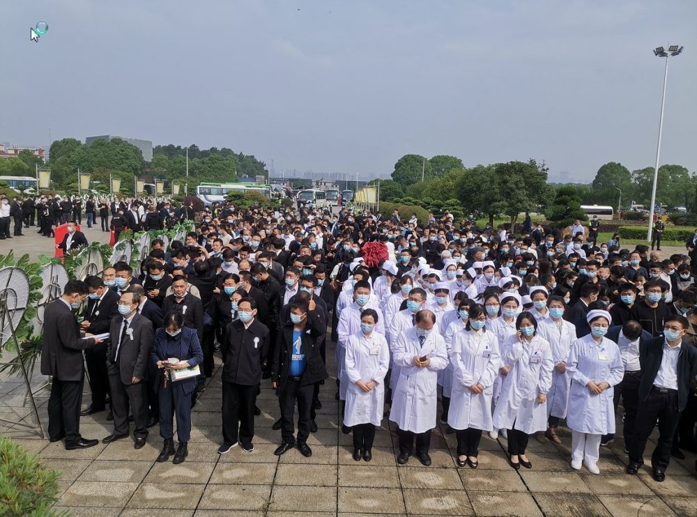 今日，袁隆平院士遗体送别仪式在长沙举行