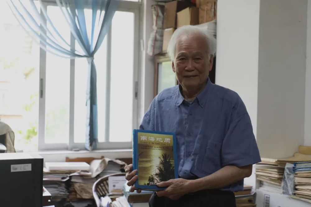 4点多起床,每天工作10小时,86岁科学家这么拼?