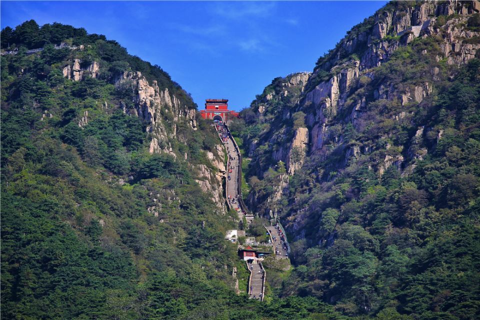 “中国旅游景区欢乐指数五一排名”发布：泰山全国总排名第三，首登自然景观类榜首