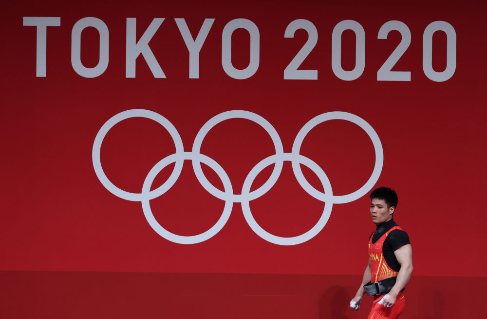 东京奥运会举重李发彬男子61公斤级夺冠