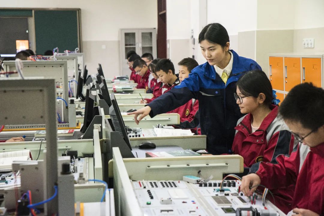 杭州電子商務專業大學排名_杭州有電子商務學校的大專大學_杭州電子科技大學杭州商學院