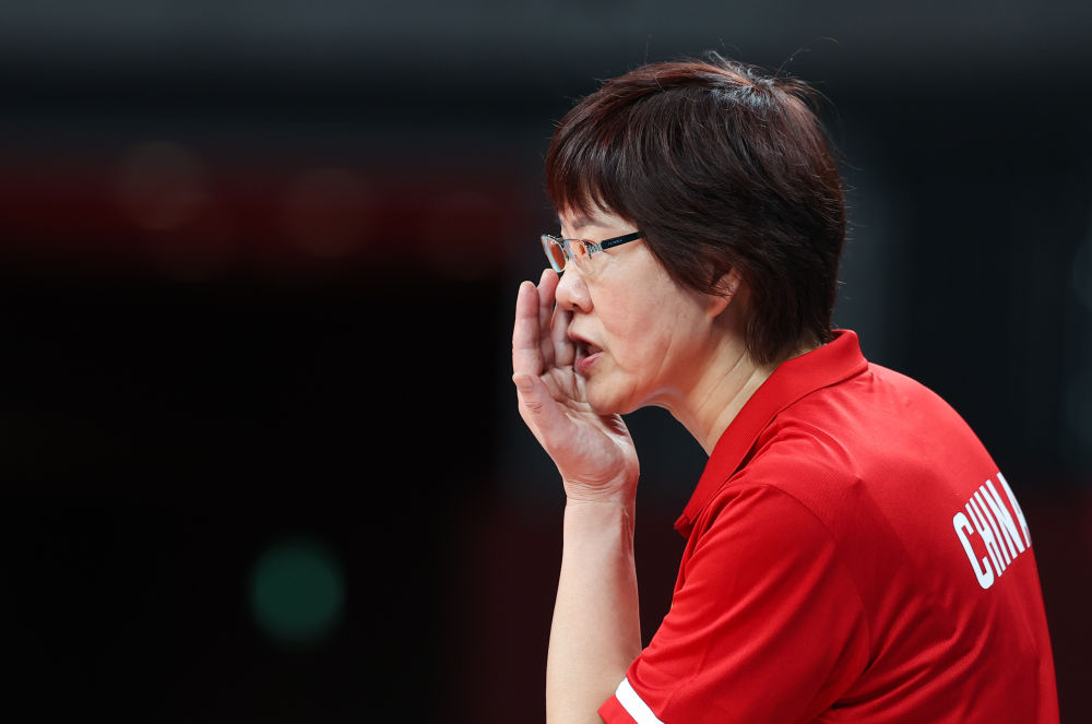 新华社评郎平卸任:败亦英雄