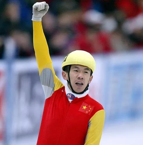 北京冬奥中国首棒火炬手李佳军如果从未被超越我心里才难受呢